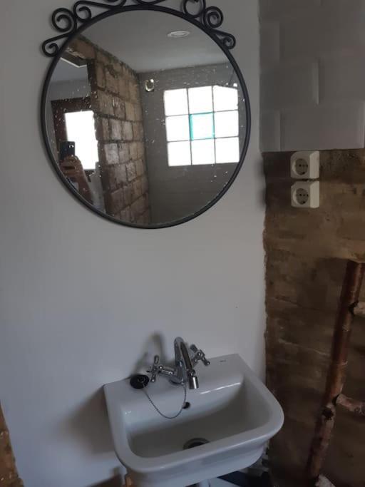 Precioso Apartamento Con A/A En Ruzafa Con Terracita Privada Y Acceso A Un Jardin, Para 2-3 Personas Valencia Ngoại thất bức ảnh